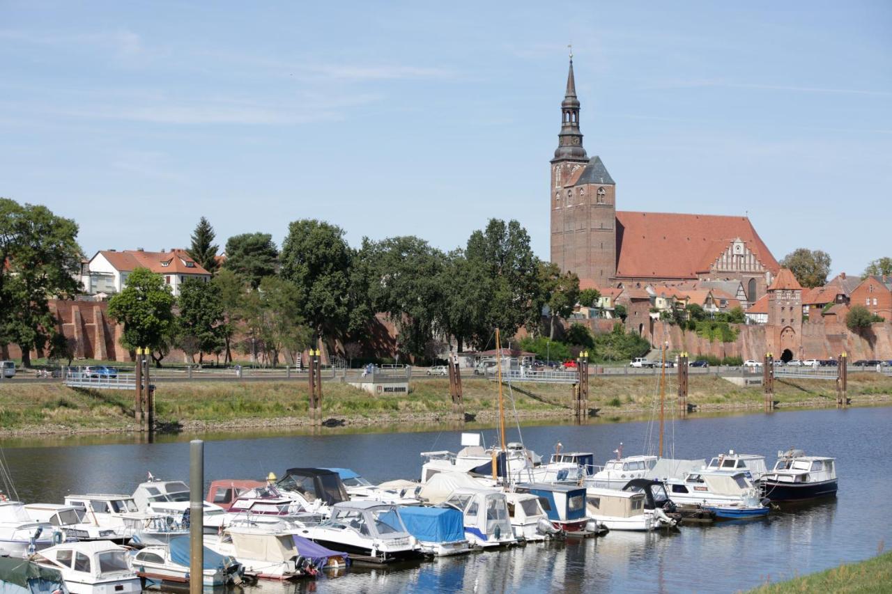 Ringhotel Schloss Tangermuende Tangermünde Exterior foto