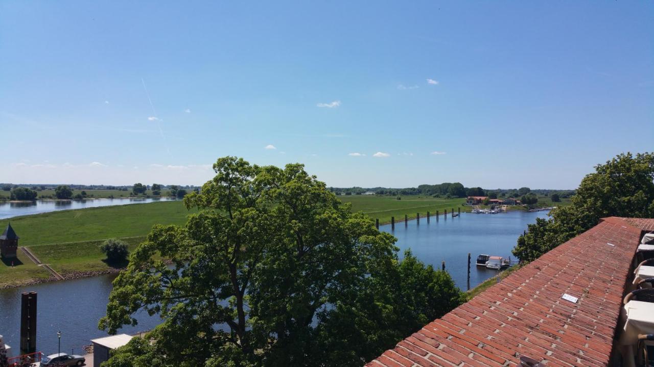 Ringhotel Schloss Tangermuende Tangermünde Exterior foto
