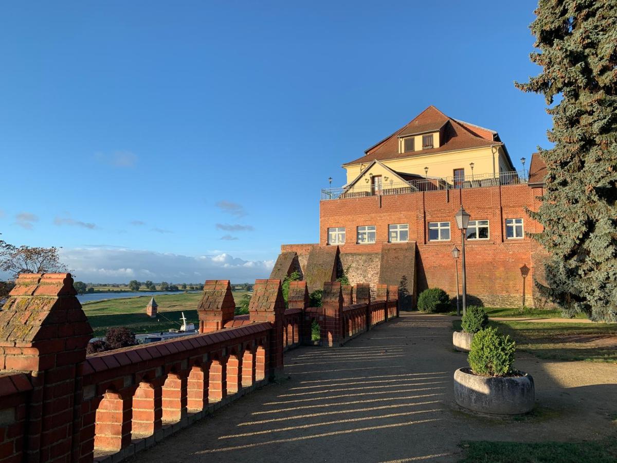Ringhotel Schloss Tangermuende Tangermünde Exterior foto
