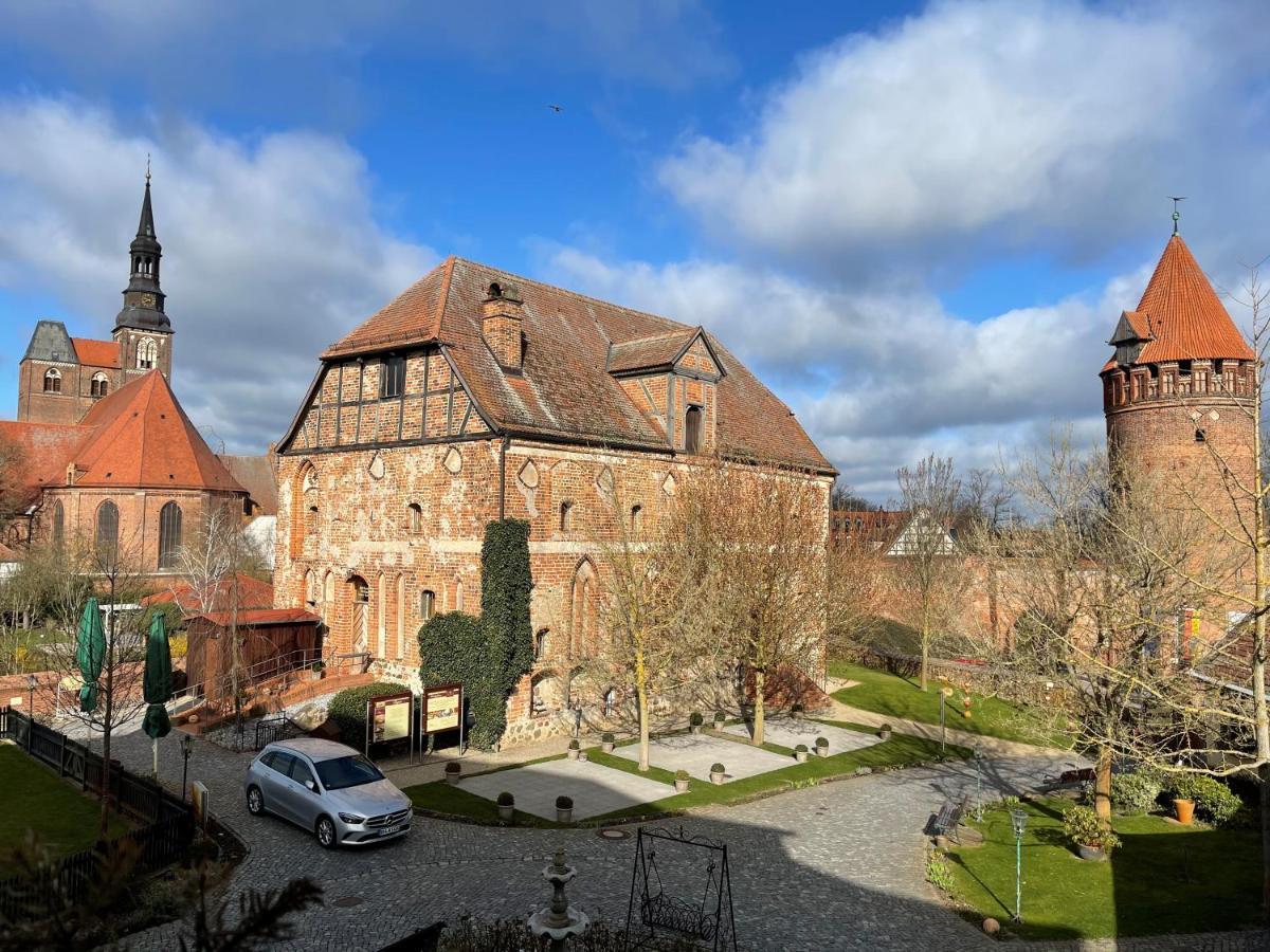 Ringhotel Schloss Tangermuende Tangermünde Exterior foto